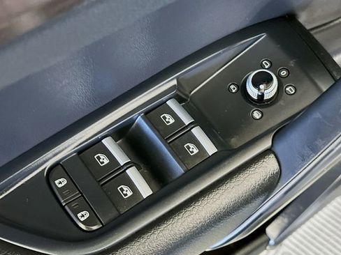 Used 2023 Audi Q5 2.0T Premium w/ Convenience Package image 19