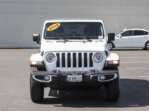 Used 2018 Jeep Wrangler Unlimited Sahara AWD/4WD image 2