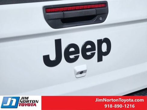 Used 2020 Jeep Gladiator Sport w/ Quick Order Package 24S AWD/4WD image 11