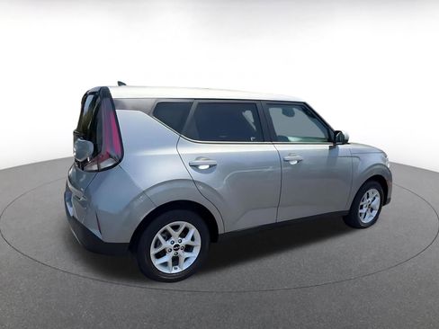 Used 2025 Kia Soul LX w/ LX Technology Package FWD image 15