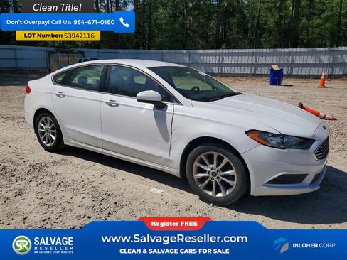 Used 2017 Ford Fusion SE w/ Fusion SE Technology Package FWD image 5