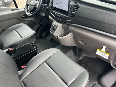 New 2025 Ford E-Transit 148 Medium Roof image 12