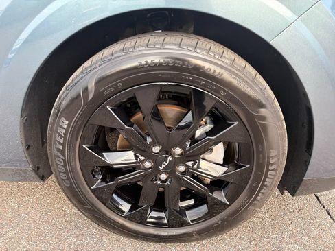 Certified 2024 Kia Carnival SX Prestige FWD image 27