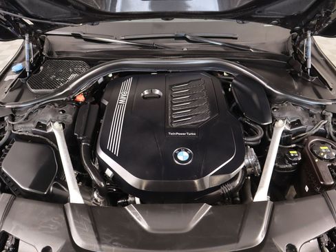 Used 2022 BMW 740i w/ Premium Package image 21