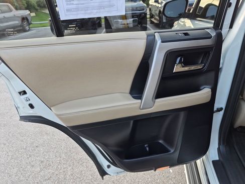 Used 2016 Toyota 4Runner Limited RWD image 33