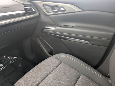 Used 2025 Chevrolet Traverse LT image 19