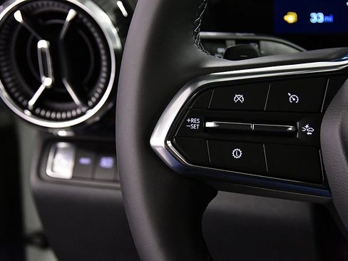 New 2026 Chevrolet Equinox LT w/ LPO, Floor Liner Package image 17