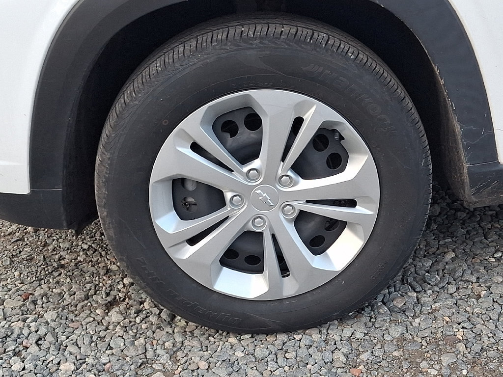 Certified 2024 Chevrolet Trax LS FWD image 30