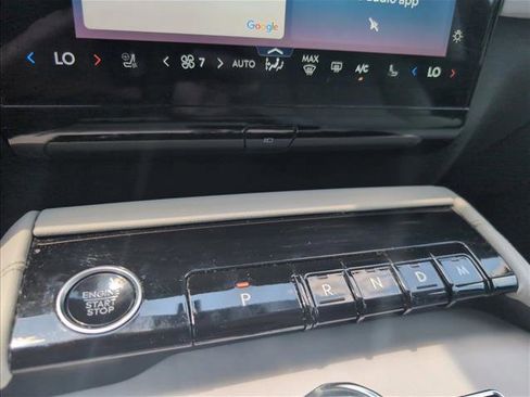 Used 2025 Lincoln Navigator L Reserve AWD/4WD image 16