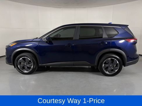 Used 2024 Nissan Rogue SV FWD image 6