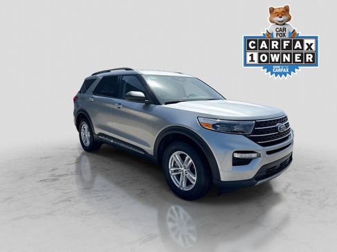 Certified 2023 Ford Explorer XLT w/ Equipment Group 202A AWD/4WD image 9