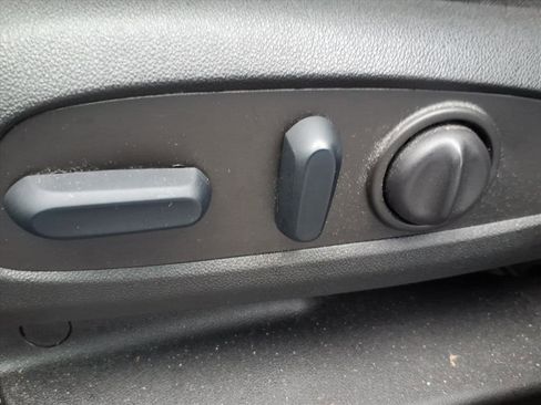 Used 2023 Chevrolet Equinox LT image 27