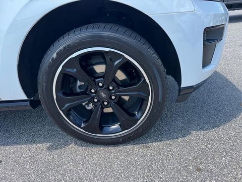Used 2023 Ford Expedition Limited AWD/4WD image 2
