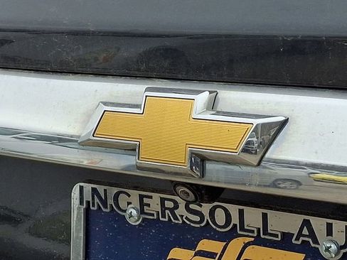 Used 2021 Chevrolet Traverse LT image 33