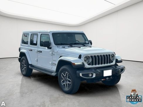 Certified 2024 Jeep Wrangler Unlimited Sahara w/ Technology Group AWD/4WD image 7