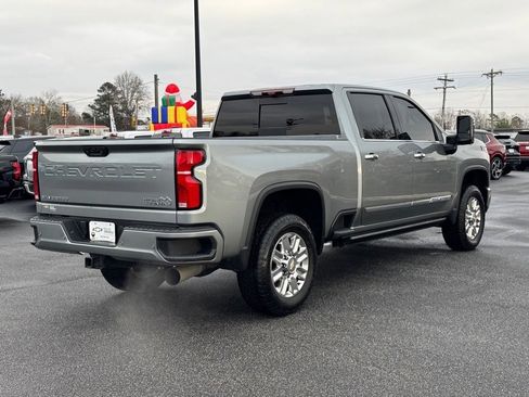Used 2025 Chevrolet Silverado 3500 High Country w/ High Country Premium Package image 3