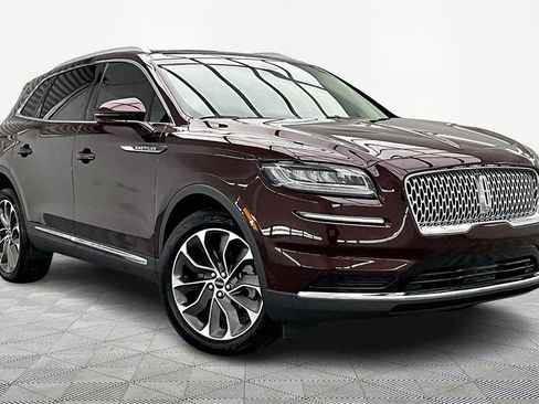 Used 2022 Lincoln Nautilus Reserve image 12