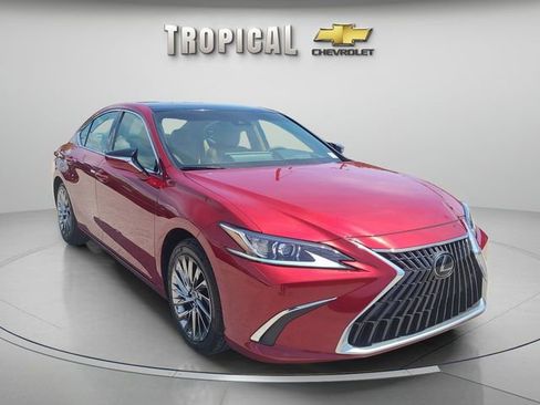 Used 2024 Lexus ES 350 w/ Technology Package FWD image 4
