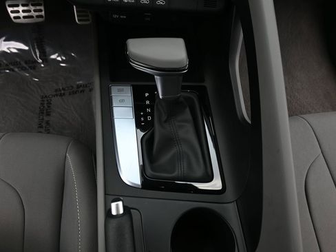 Certified 2025 Hyundai Elantra Sport image 25