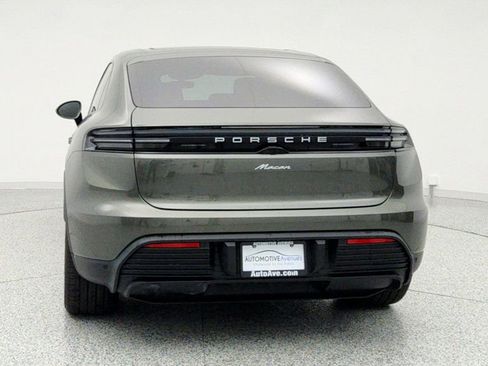 Used 2025 Porsche Macan Electric w/ Premium Package image 6