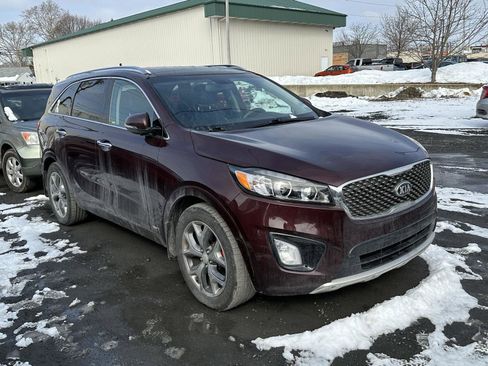 Used 2016 Kia Sorento SX image 2