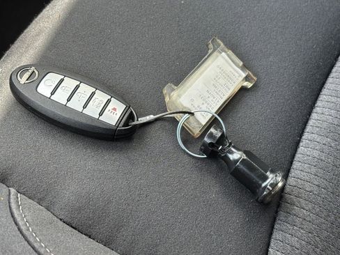 Used 2025 Nissan Altima 2.5 SV image 21