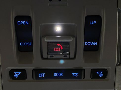 Used 2021 Toyota Highlander Limited image 30