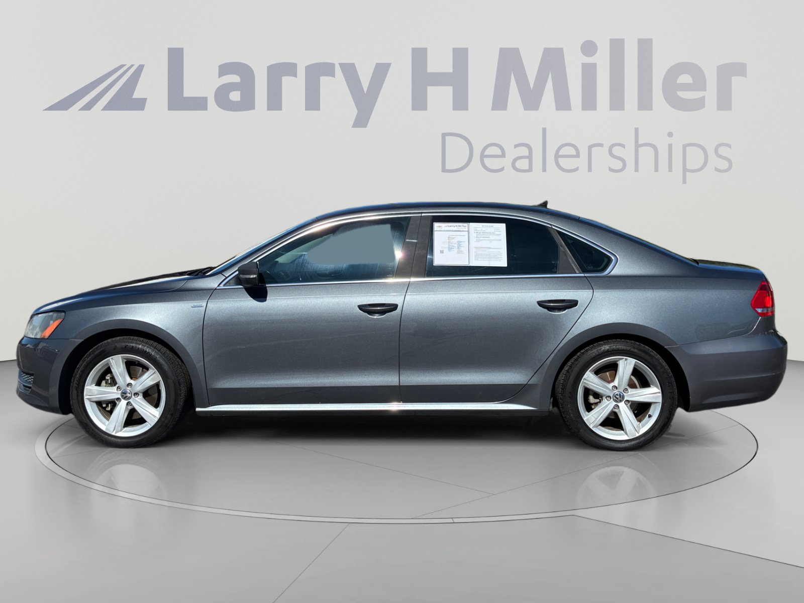 Used 2014 Volkswagen Passat 1.8T Wolfsburg Edition FWD image 2