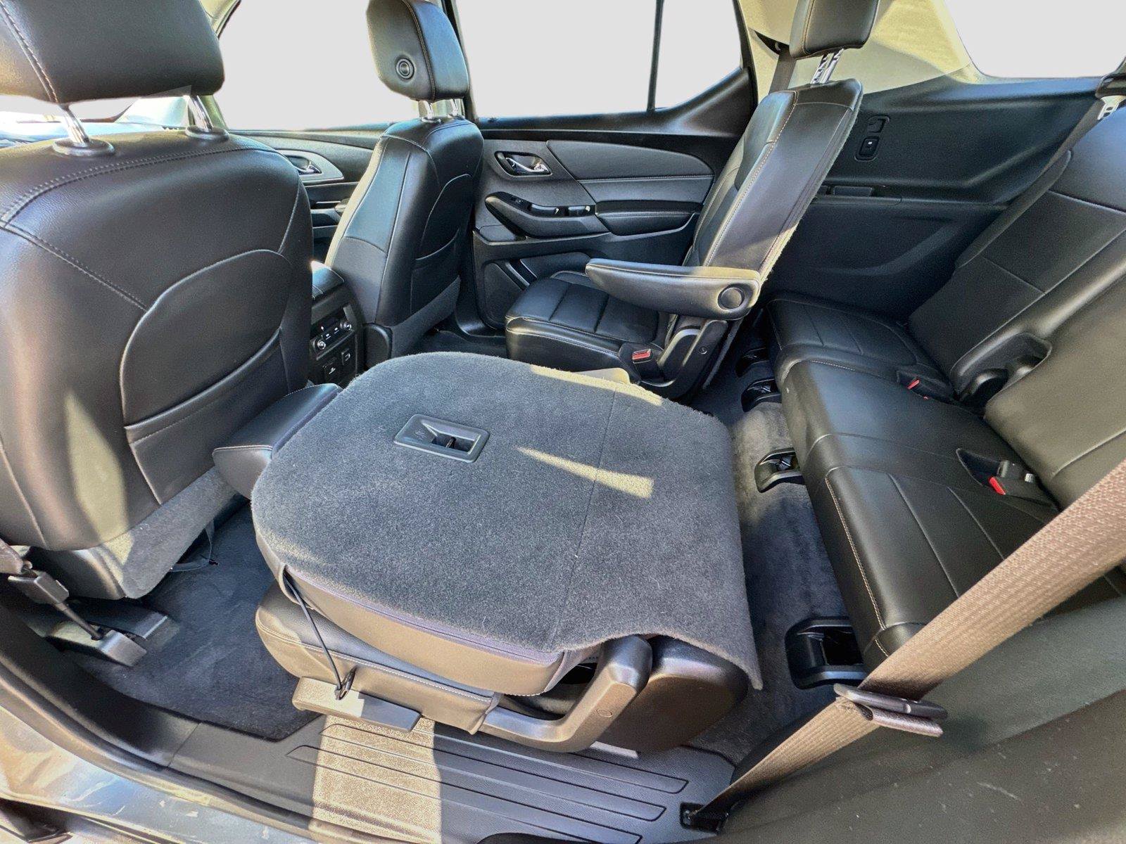 Used 2020 Chevrolet Traverse RS FWD image 28