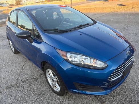 Used 2018 Ford Fiesta SE image 1