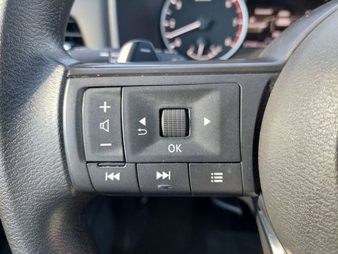 Used 2024 Nissan Rogue SV image 23