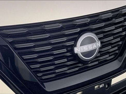 Used 2023 Nissan Rogue SV w/ SV Premium B Package AWD/4WD image 32
