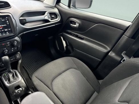 Certified 2023 Jeep Renegade Latitude AWD/4WD image 18