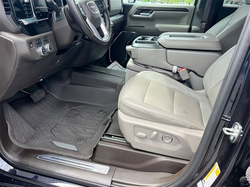 Used 2024 GMC Sierra 1500 SLT image 9