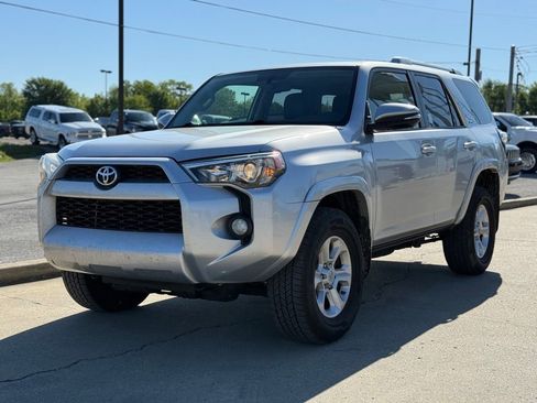 Used 2016 Toyota 4Runner SR5 Premium AWD/4WD image 2