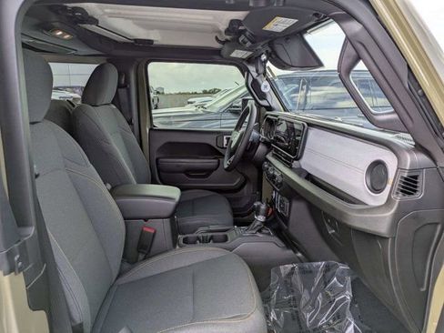 Used 2025 Jeep Wrangler Sport AWD/4WD image 13