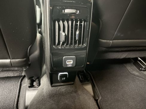 Used 2023 Jeep Compass Limited image 11