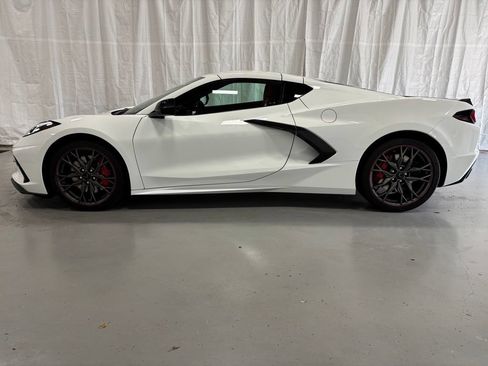 Used 2024 Chevrolet Corvette Stingray Preferred Cpe w/ Z51 Performance Package RWD image 11