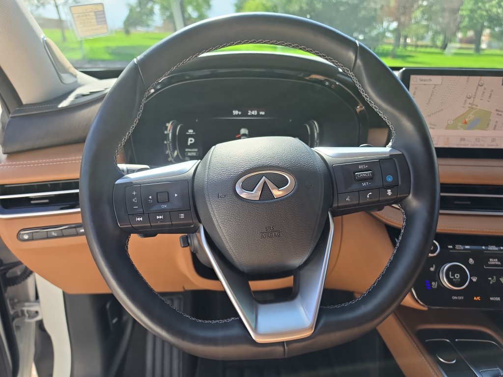 Used 2023 INFINITI QX60 Sensory w/ Vision Package AWD/4WD image 16