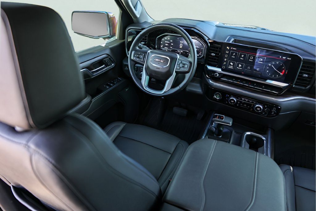 Used 2024 GMC Sierra 1500 SLT AWD/4WD image 29