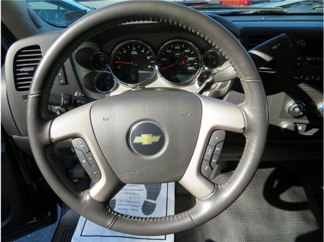 Used 2011 Chevrolet Silverado 2500 LT w/ Interior Plus Package AWD/4WD image 7