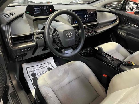 Used 2024 Toyota Prius Limited image 3