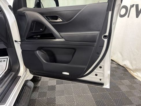 Used 2024 Lexus LX 600 4WD w/ Luxury Package image 8
