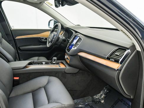 Certified 2025 Volvo XC90 B6 Ultra image 16