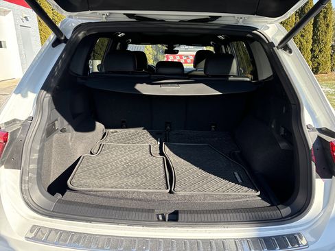 Used 2021 Volkswagen Tiguan SEL Premium R-Line image 5