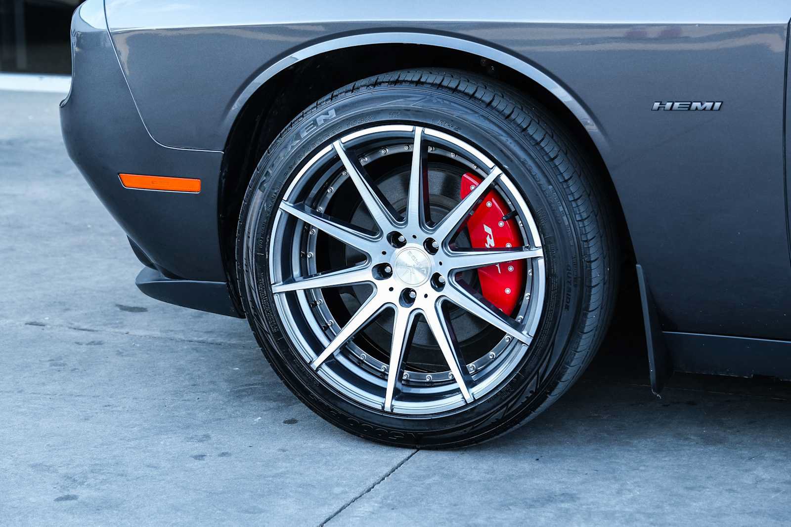 Used 2016 Dodge Challenger R/T w/ Driver Convenience Group RWD image 21
