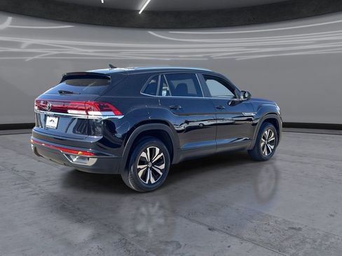 Used 2024 Volkswagen Atlas Cross Sport SE FWD image 5