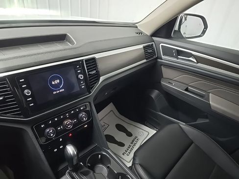 Used 2022 Volkswagen Atlas SE image 25