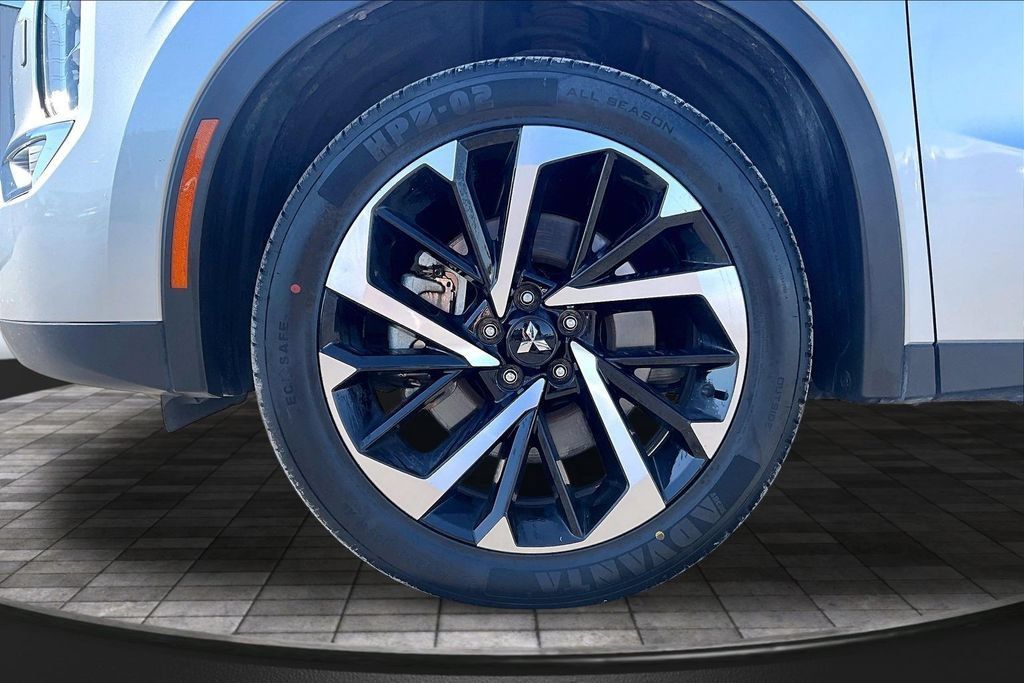 Used 2024 Mitsubishi Outlander SE AWD/4WD image 9