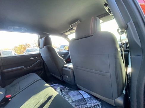 Certified 2025 Nissan Frontier PRO-4X image 23